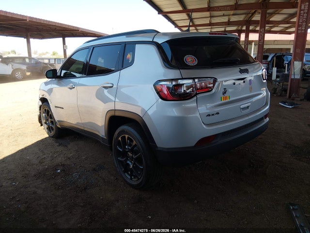 Jeep Compass Latitude 4x4 2025 3C4NJDBN3ST585391 Image 3