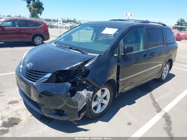 Toyota Sienna Le 8 Passenger 2015 5TDKK3DC7FS586677 Image 2
