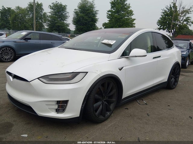 Tesla Model X 100d/75d/90d 2017 5YJXCBE20HF049952 Image 2