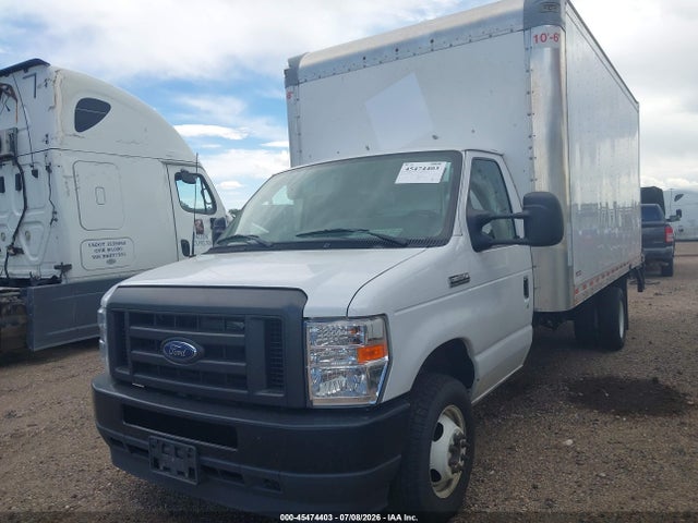 Ford E-350 Cutaway 2024 1FDWE3FN3RDD13674 Image 11