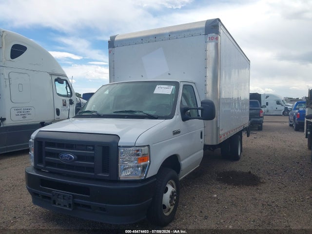 Ford E-350 Cutaway 2024 1FDWE3FN3RDD13674 Image 2