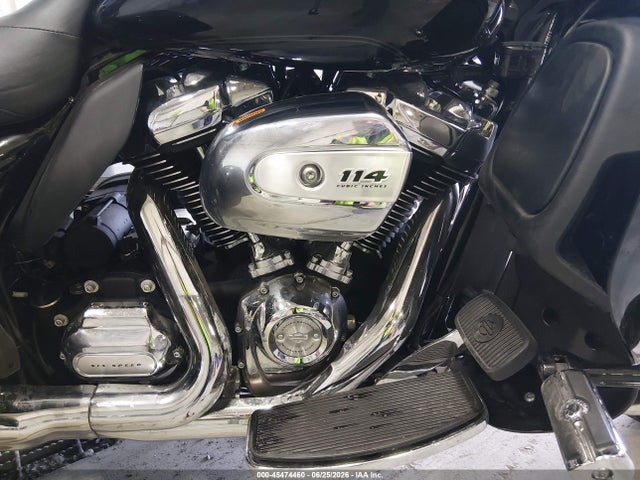 Harley-Davidson FLHTCUTG 2019 1HD1MAF18KB861026 Image 8