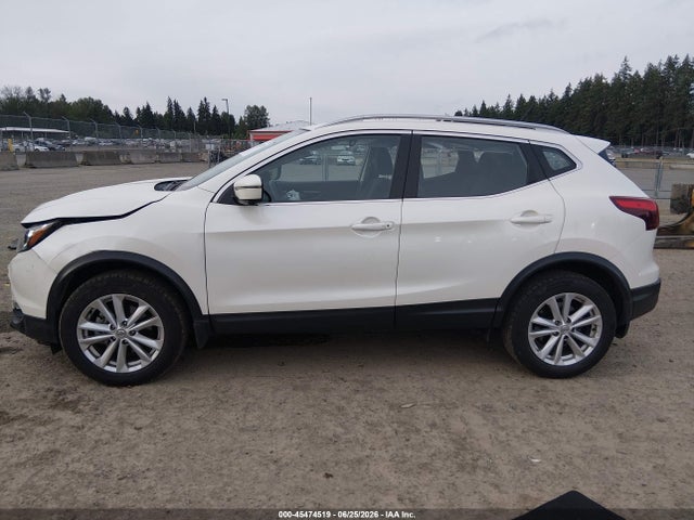 JN1BJ1CR6HW106163 Nissan Rogue Sport Sv