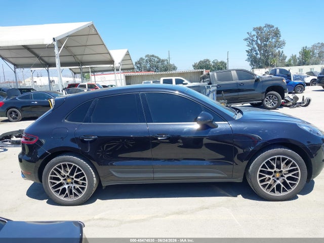 Porsche Macan Sport Edition 2018 WP1AA2A50JLB18359 Image 13