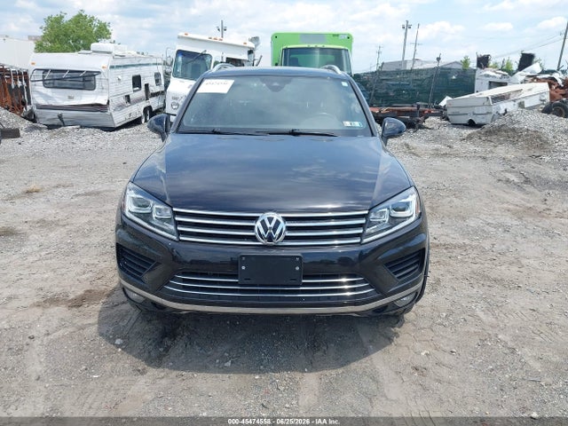 45474558 :رقم المزاد ، WVGRF7BPXHD000869 vin ، 2017 Volkswagen Touareg V6 Wolfsburg Edition مزاد بيع