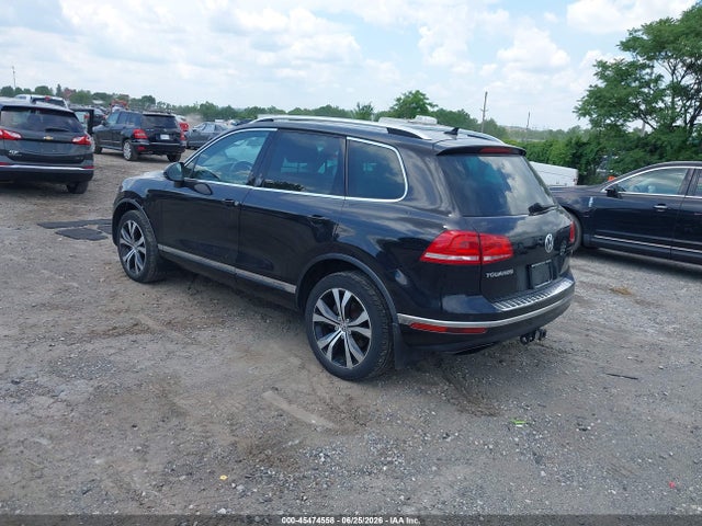 WVGRF7BPXHD000869 Volkswagen Touareg V6 Wolfsburg Edition