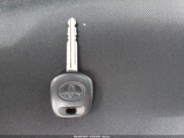 5TFUY5F15HX589203 Toyota Tundra Sr5 5.7l V8