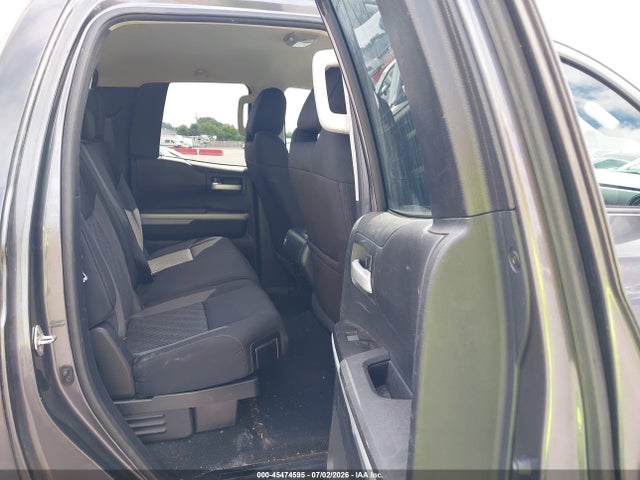 5TFUY5F15HX589203 Toyota Tundra Sr5 5.7l V8