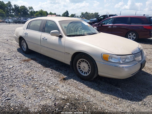 Auction sale of the 2001 Lincoln Town Car Cartier, vin: 1LNHM85WX1Y614071, lot number: 45474698