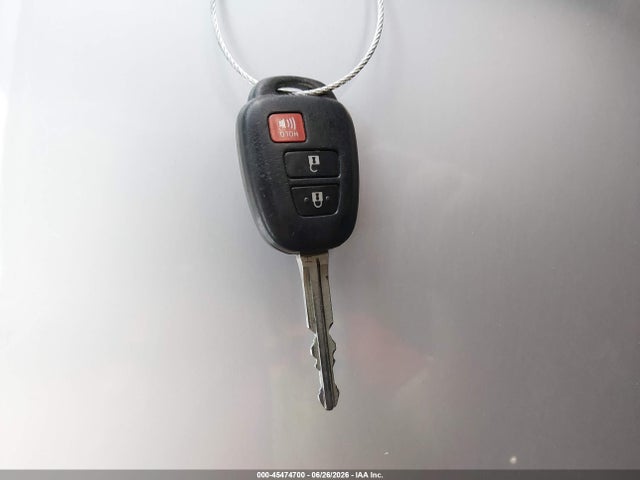 JTMRFREV9ED083801 Toyota Rav4 Xle
