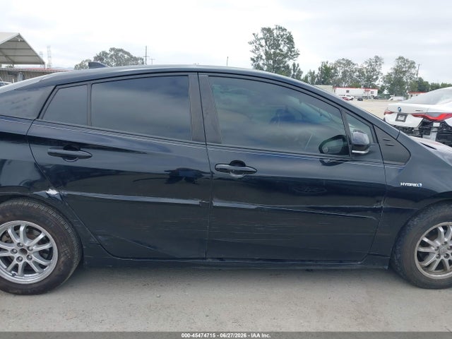 Toyota Prius Two 2016 JTDKBRFU7G3522537 Image 13