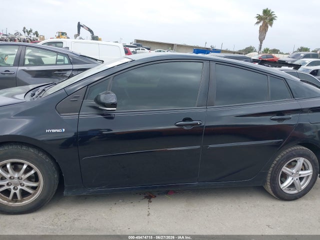 Toyota Prius Two 2016 JTDKBRFU7G3522537 Image 14