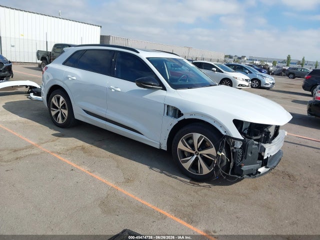 45474728 :رقم المزاد ، WA15AAGE7RB035382 vin ، 2024 Audi Q8 E-tron Premium Plus Quattro مزاد بيع