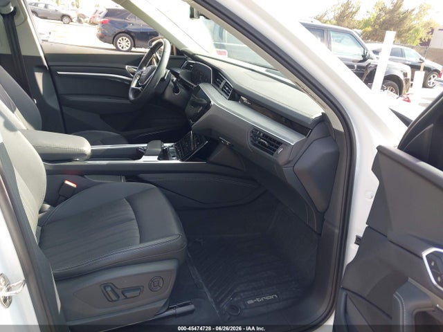 Продаж на аукціоні авто 2024 Audi Q8 E-tron Premium Plus Quattro, vin: WA15AAGE7RB035382, номер лоту: 45474728