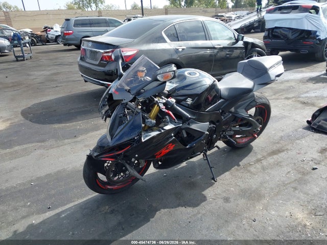 Suzuki GSX-R750 2019 JS1GR7MA3K7100744 Image 2