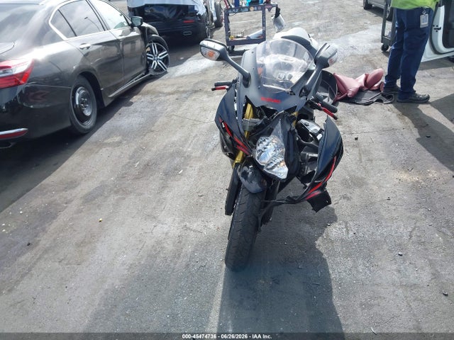 Suzuki GSX-R750 2019 JS1GR7MA3K7100744 Image 5