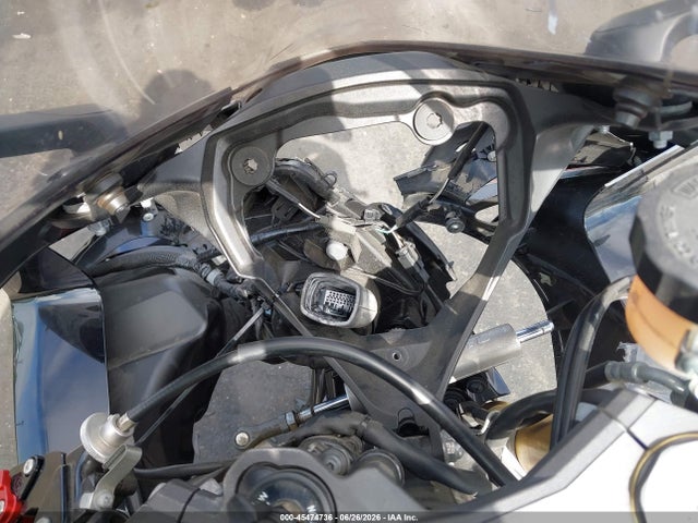 Suzuki GSX-R750 2019 JS1GR7MA3K7100744 Image 7
