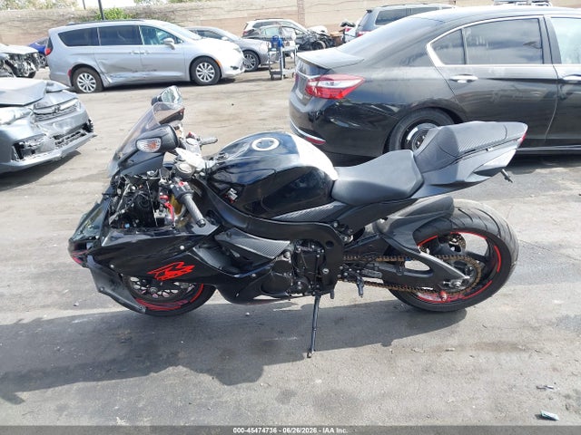 Suzuki GSX-R750 2019 JS1GR7MA3K7100744 Image 9