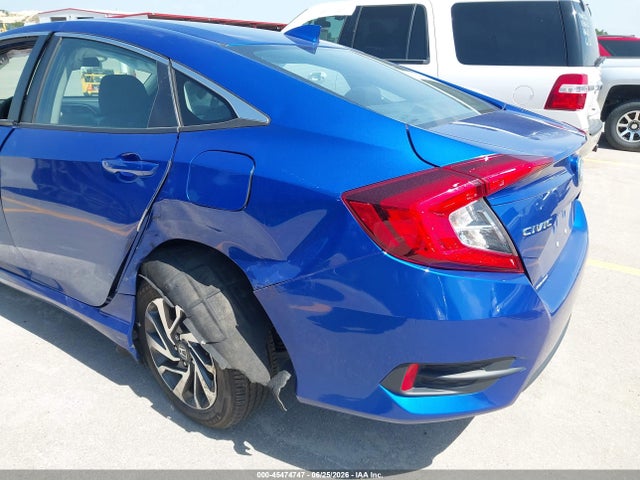 Honda CIVIC EX 2018 2HGFC2F77JH603981 Image 17