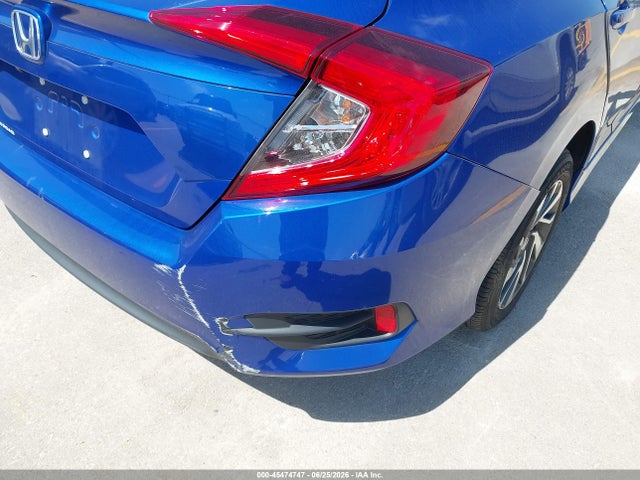 Honda CIVIC EX 2018 2HGFC2F77JH603981 Image 18