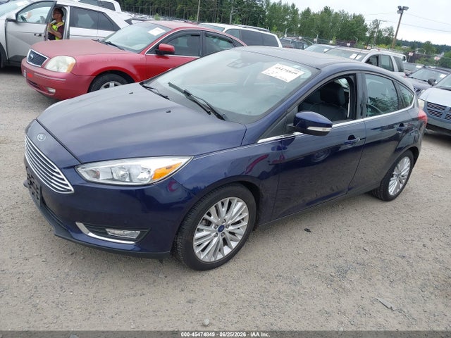 Ford Focus Titanium 2017 1FADP3N28HL312317 Image 2