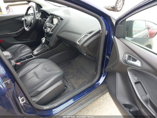 Ford Focus Titanium 2017 1FADP3N28HL312317 Image 5