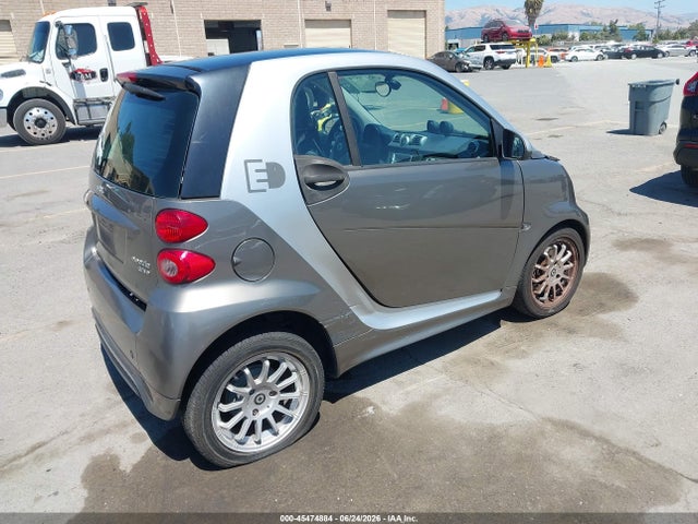 Продажа на аукционе авто 2013 Smart Fortwo Electric Drive Passion, vin: WMEEJ9AA1DK708624, номер лота: 45474884