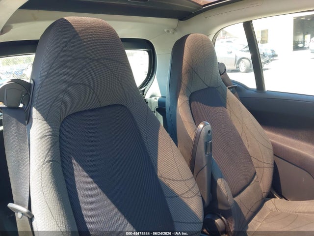 45474884 :رقم المزاد ، WMEEJ9AA1DK708624 vin ، 2013 Smart Fortwo Electric Drive Passion مزاد بيع