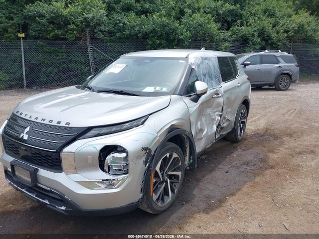 Mitsubishi Outlander 2022 JA4J4UA82NZ014127 Image 2