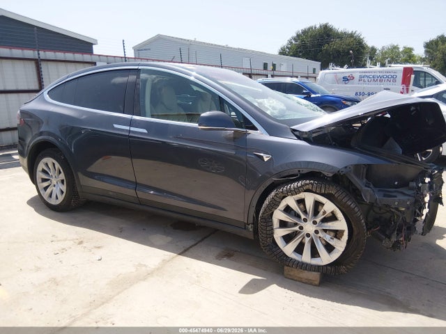 Продаж на аукціоні авто 2017 Tesla Model X 100d/75d/90d, vin: 5YJXCBE28HF048256, номер лоту: 45474940