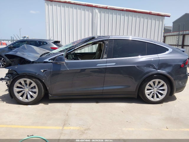 Продаж на аукціоні авто 2017 Tesla Model X 100d/75d/90d, vin: 5YJXCBE28HF048256, номер лоту: 45474940