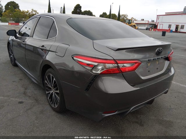 Toyota CAMRY SE 2018 4T1B11HK0JU672423 Image 3