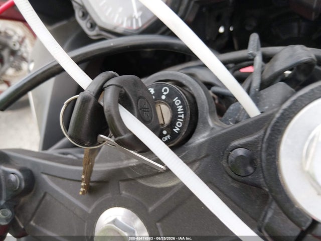 Yamaha YZFR3 2015 MH3RH06Y8FK005247 Image 11