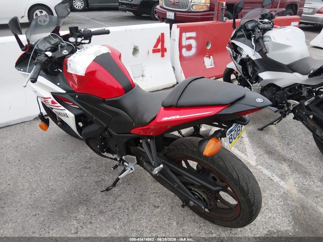 Yamaha YZFR3 2015 MH3RH06Y8FK005247 Image 3