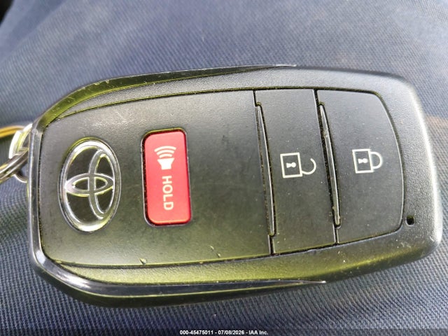 2026 Toyota Corolla Cross Hybrid Se მანქანა იყიდება აუქციონზე, vin: 7MUFBABG3TV104817, აუქციონის ნომერი: 45475011