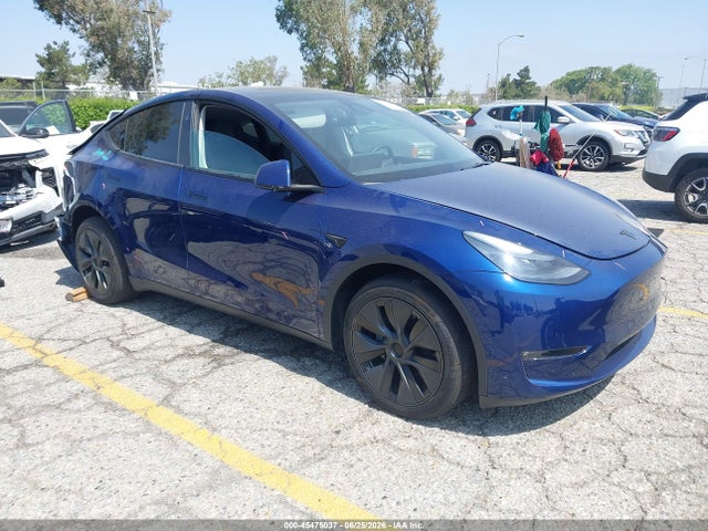 Tesla Model Y Long Range Dual Motor All-wheel Drive 2024 7SAYGDEE8RF152989 zdjęcie główne