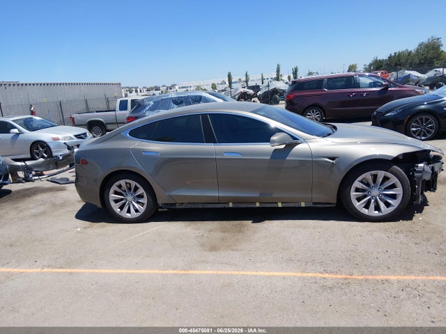 Tesla Model S 60d/70d/75d/85d/90d 2016 5YJSA1E23GF142392 Image 14