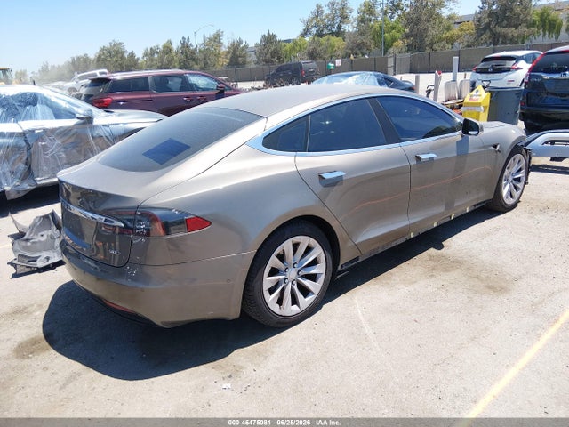 Tesla Model S 60d/70d/75d/85d/90d 2016 5YJSA1E23GF142392 Image 4