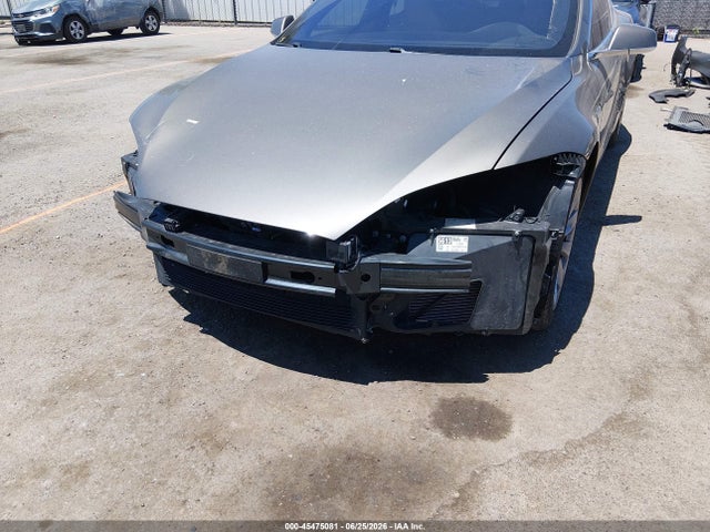 Tesla Model S 60d/70d/75d/85d/90d 2016 5YJSA1E23GF142392 Image 6