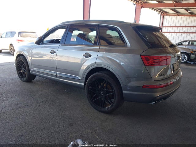 WA1LHAF75HD045188 Audi Q7 2.0t Premium