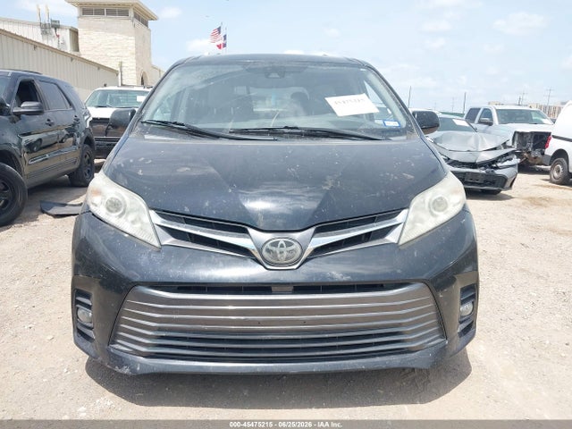 5TDYZ3DCXKS989486 Toyota Sienna Xle 8 Passenger