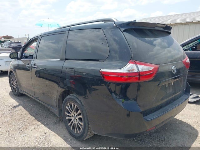 5TDYZ3DCXKS989486 Toyota Sienna Xle 8 Passenger