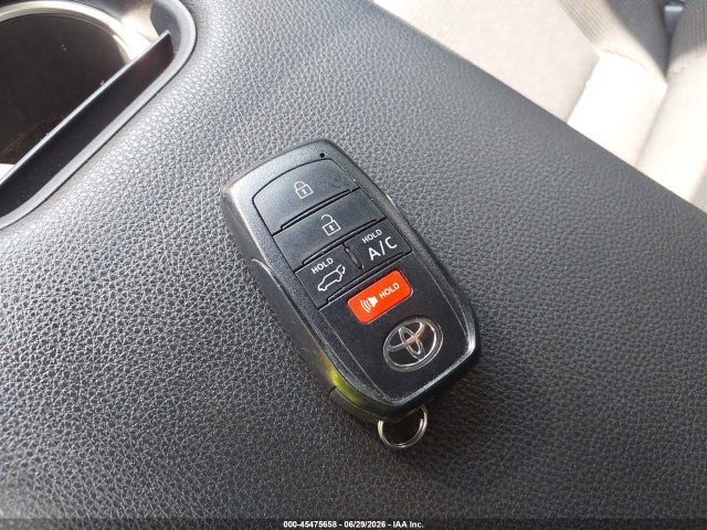 Toyota BZ4X XLE 2024 JTMABACA6RA091470 Image 11