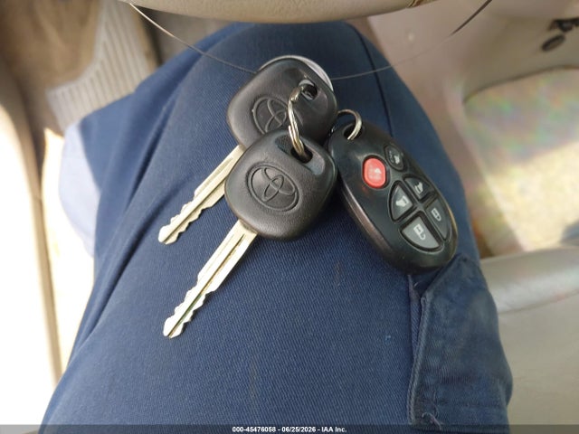 45476058 :رقم المزاد ، 5TDYK3DCXDS347566 vin ، 2013 Toyota Sienna Xle V6 8 Passenger مزاد بيع