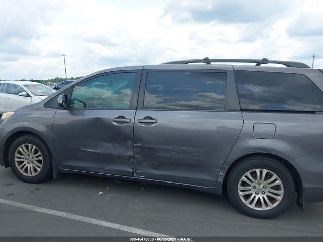 45476058 :رقم المزاد ، 5TDYK3DCXDS347566 vin ، 2013 Toyota Sienna Xle V6 8 Passenger مزاد بيع