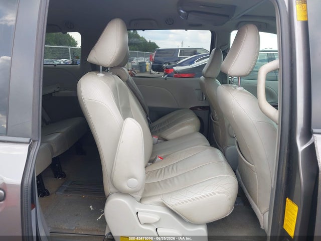 45476058 :رقم المزاد ، 5TDYK3DCXDS347566 vin ، 2013 Toyota Sienna Xle V6 8 Passenger مزاد بيع