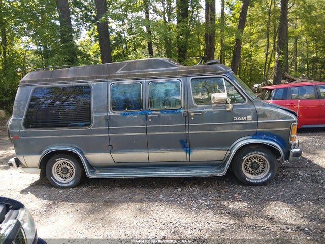 45476398 :رقم المزاد ، 2B6HB23Y3JK134712 vin ، 1988 Dodge Ram Van B250 مزاد بيع