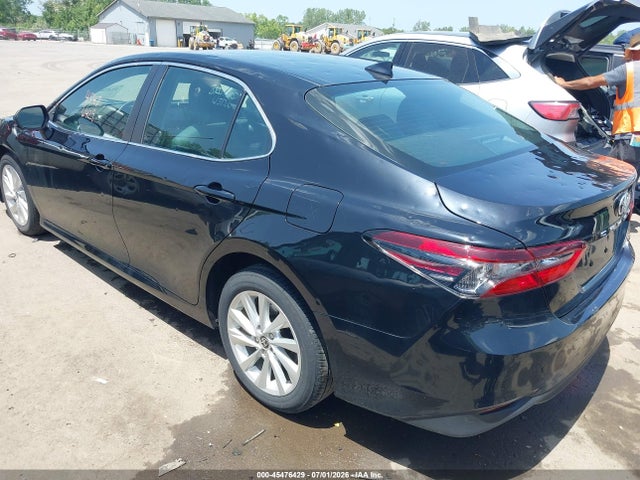 45476429 :رقم المزاد ، 4T1C11AK2PU112359 vin ، 2023 Toyota Camry Le مزاد بيع
