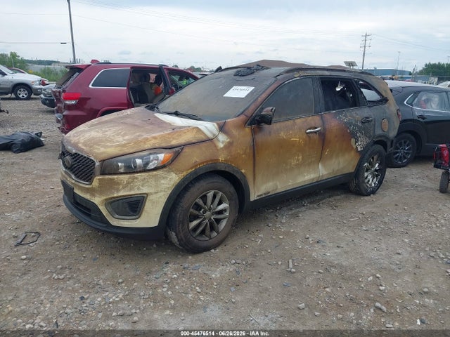 KIA Sorento 3.3l Lx 2017 5XYPGDA5XHG207884 Image 2