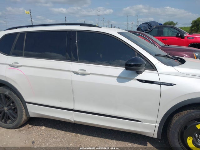 2022 Volkswagen Tiguan 2.0t Se R-line Black მანქანა იყიდება აუქციონზე, vin: 3VVCB7AX3NM059173, აუქციონის ნომერი: 45476532